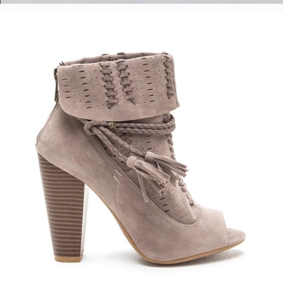 ⚡️LAST CALL⚡️Dolce Vita "Maddox" Peep Toe Booties - Picture 4 of 7